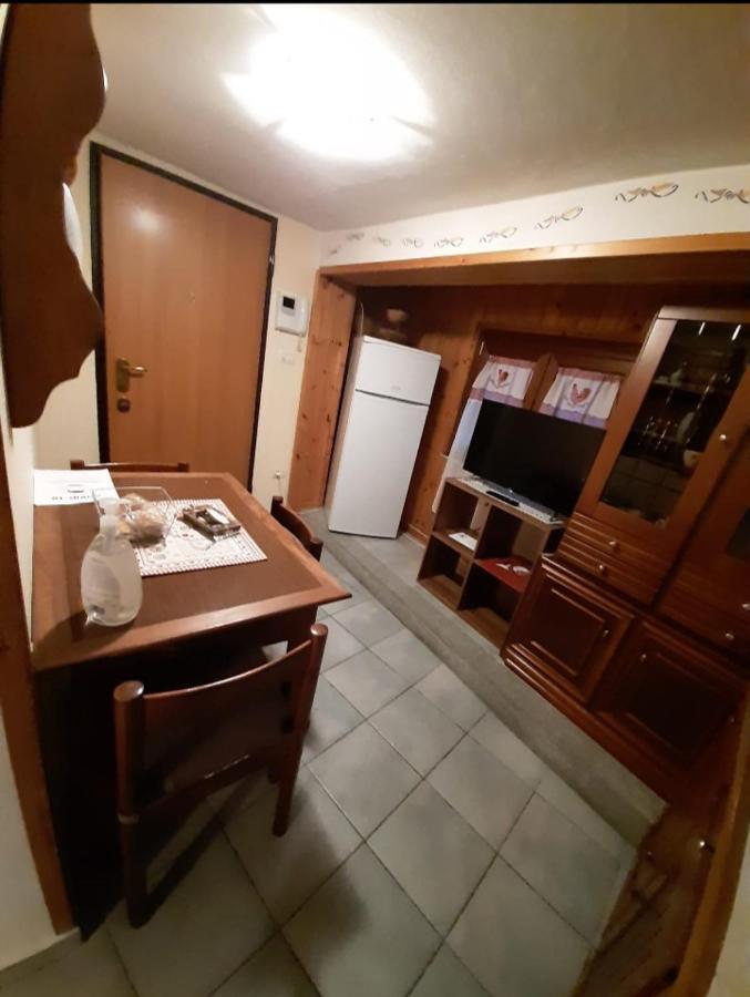 Casa Chiara Apartment นุส ภายนอก รูปภาพ